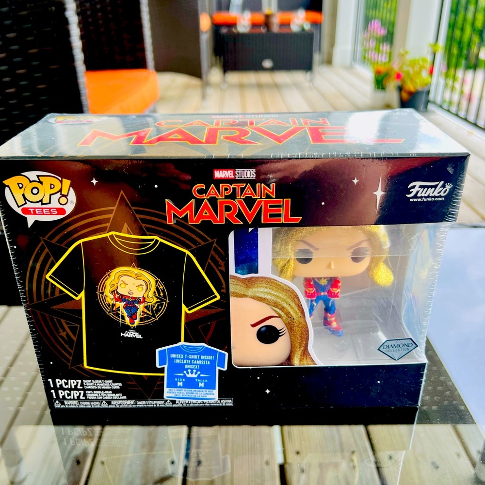 Funko Pop Tees! Marvel Studios: Captain Marvel